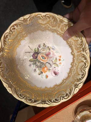 Lot 107 - An English porcelain tea service