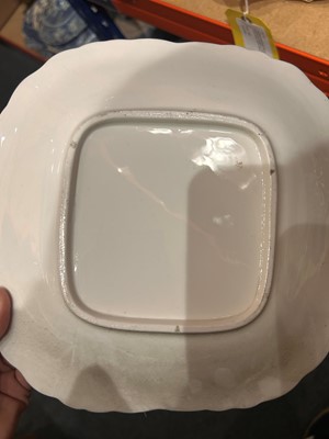 Lot 107 - An English porcelain tea service