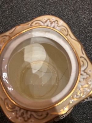 Lot 107 - An English porcelain tea service