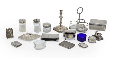 Lot 12 - A collection of silver items