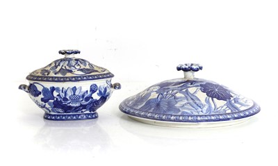 Lot 111 - A Wedgwood 'Waterlily Pattern' earthenware tureen and cover