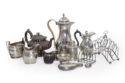 Lot 23 - A collection of silver items