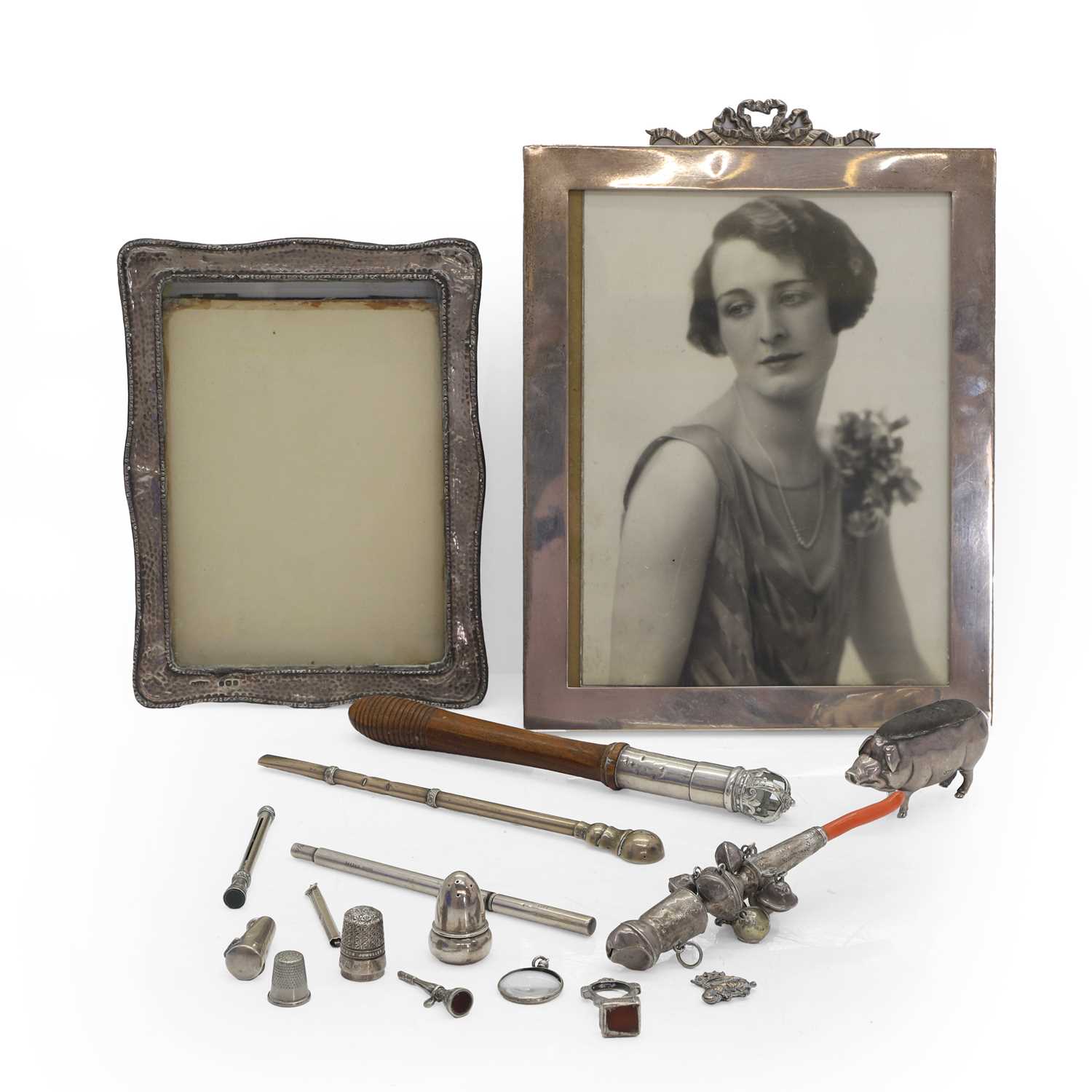 Lot 24 - A collection of silver items