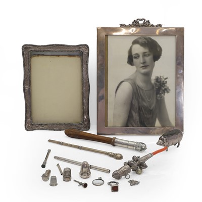 Lot 24 - A collection of silver items