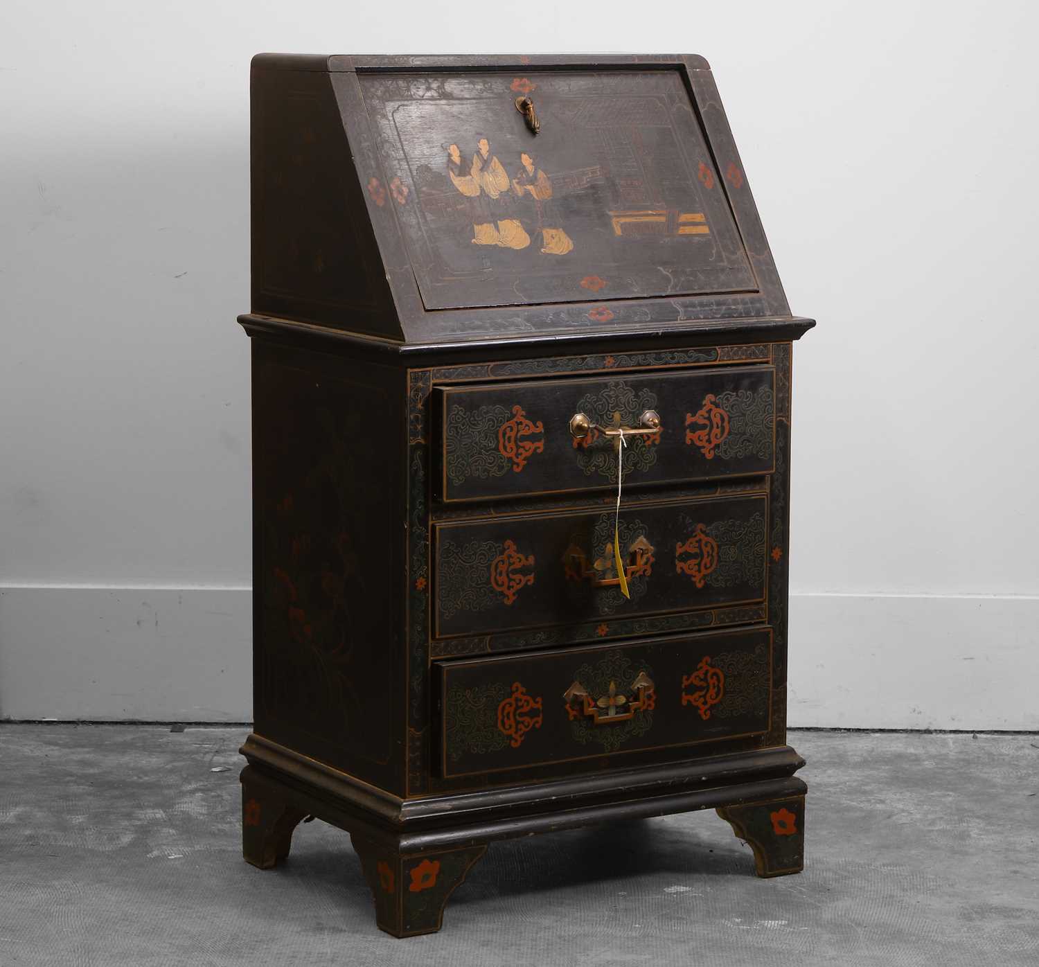 Lot 539 - A small Chinese export-style lacquer bureau chest