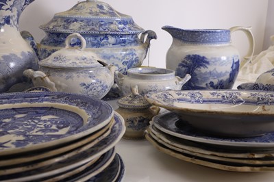 Lot 123 - A collection of blue and white ceramics
