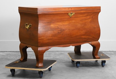 Lot 557 - An American mahogany and pine bombé blanket chest