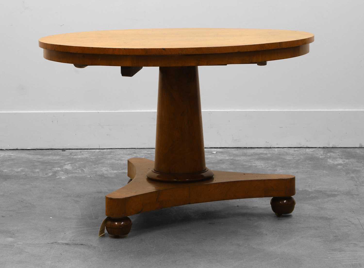 Lot 504A - A William IV burr oak breakfast table