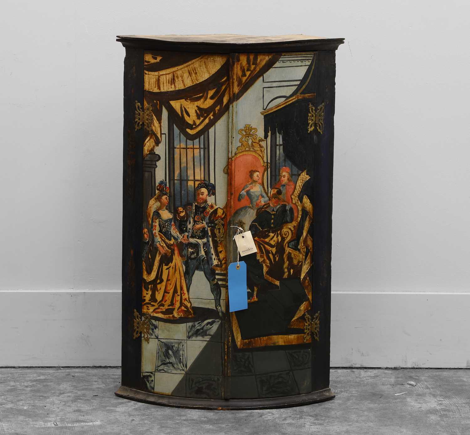 Lot 532 - A painted corner cabinet