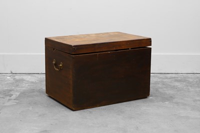 Lot 514 - A mahogany trunk