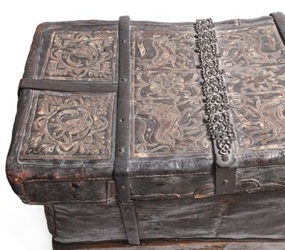 Lot 93 - A tooled leather and hardwood 'petaca' chest
