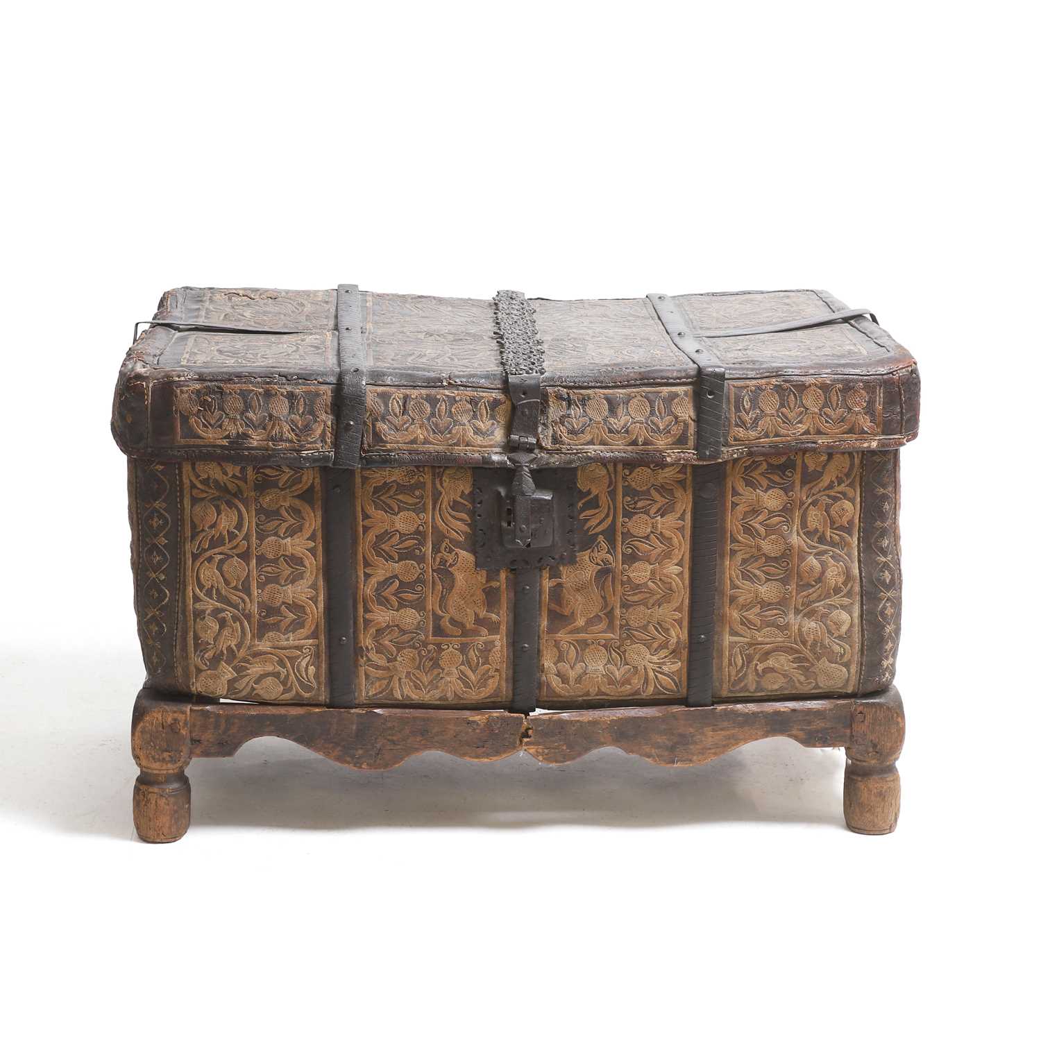 Lot 93 - A tooled leather and hardwood 'petaca' chest