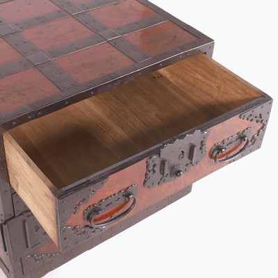 Lot 69 - A Sendai tansu