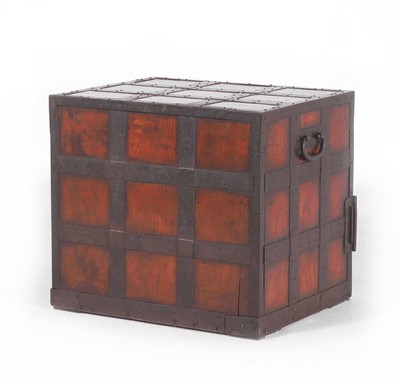 Lot 69 - A Sendai tansu