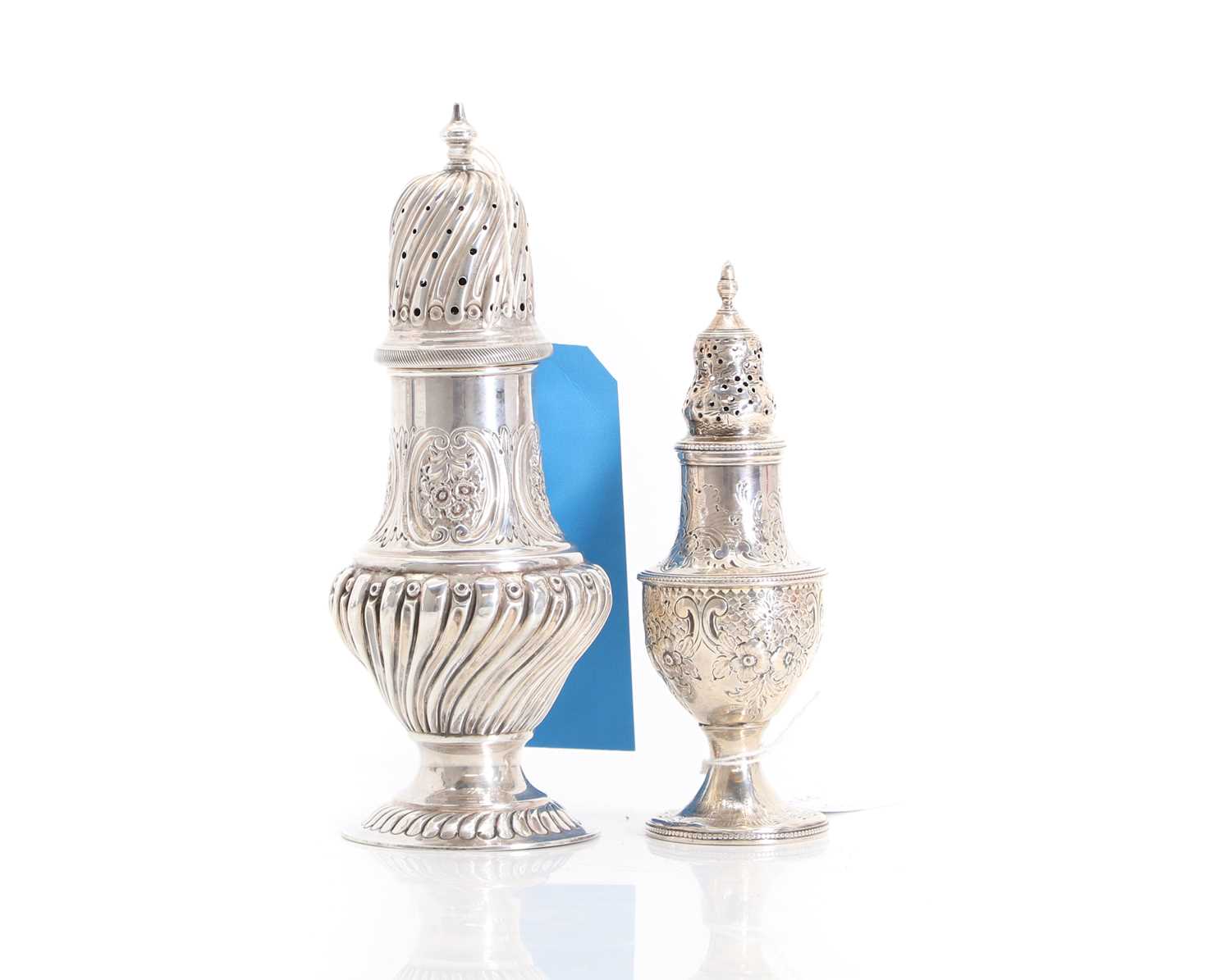 Lot 4 - A silver sugar shaker