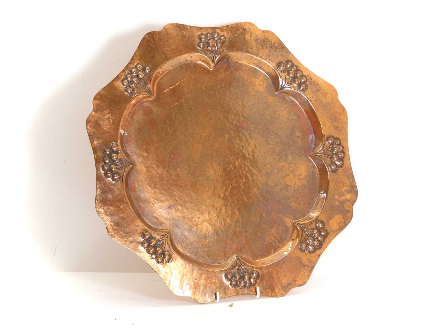 Lot 310 - An Arts and Crafts copper charger