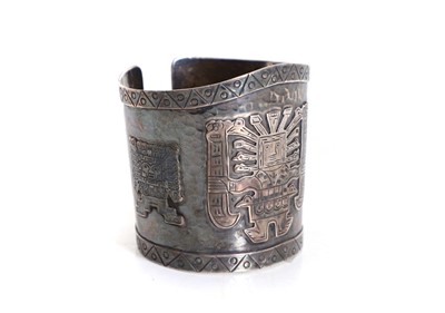 Lot 23 - A Peruvian silver cuff bracelet