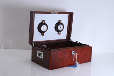 Lot 308 - A contemporary burr wood humidor