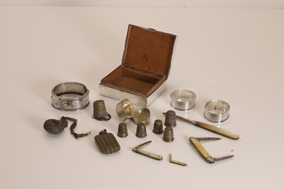 Lot 2 - A collection of silver