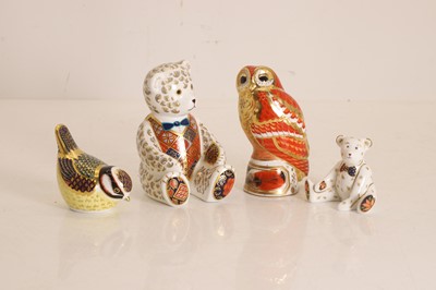 Lot 103 - A collection of Crown Derby Imari style porcelain animal paperweights