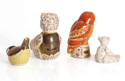 Lot 103 - A collection of Crown Derby Imari style porcelain animal paperweights