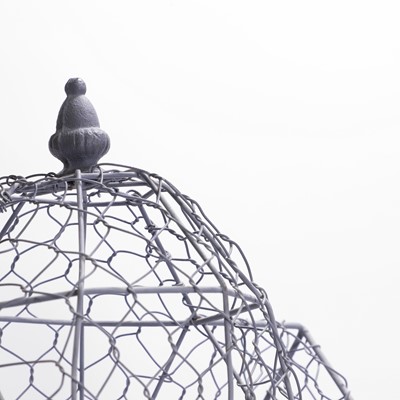 Lot 304 - An ornamental wire birdcage