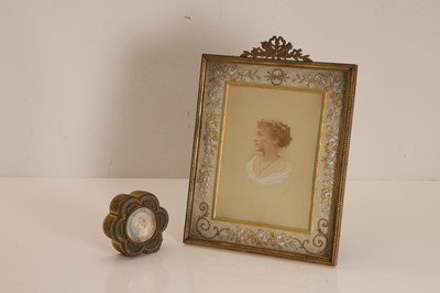 Lot 307 - A gilt easel back picture frame
