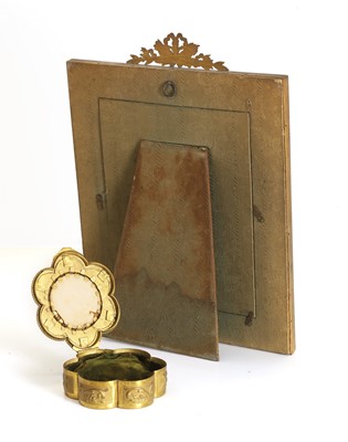 Lot 307 - A gilt easel back picture frame