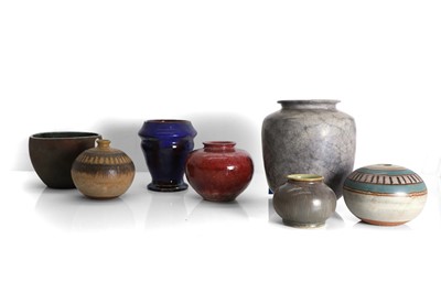 Lot 104 - A collection of ceramic vases