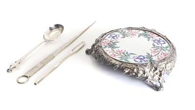 Lot 4 - A silver marrow scoop