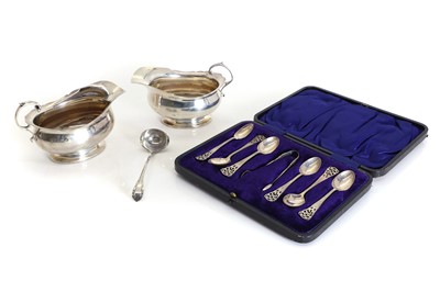 Lot 40 - A pair of silver sauce boats